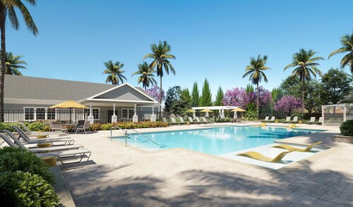 Landing | Spectacular 2BD, Pool, Gym