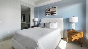 Desk, iron/ironing board, WiFi, bed sheets