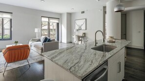 Smart TV - Landing | Amazing 2BD, Tennis Court, Pool (Houston)