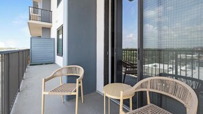 Property grounds - Landing | Modern 2BD, Gym, Tennis Court (Houston)