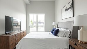 Desk, iron/ironing board, WiFi, bed sheets - Landing | Beautiful 2BD, Pool, Gym (Kansas City)