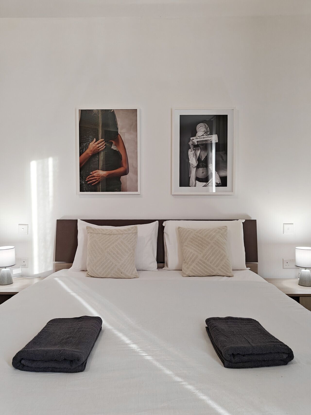 Desk, iron/ironing board, WiFi, bed sheets