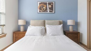 Desk, iron/ironing board, WiFi, bed sheets - Landing | Stunning 1BD, Clubhouse, Pool (Houston)