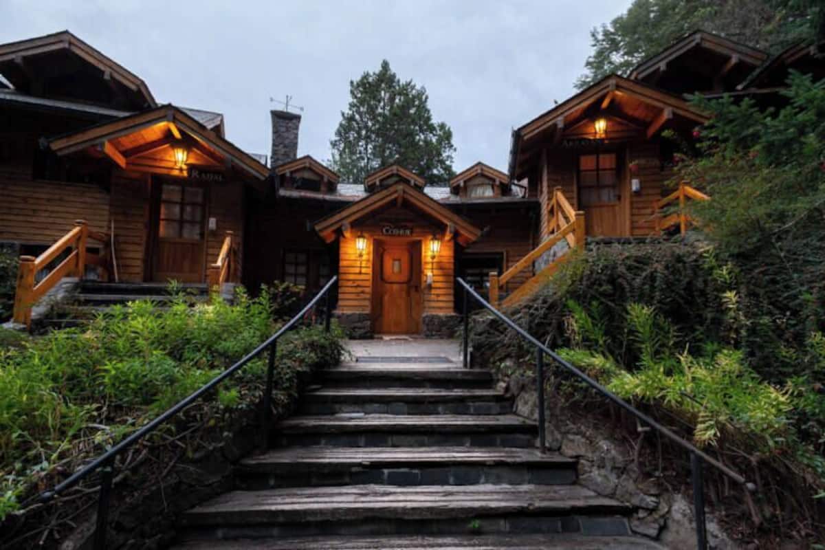 Classic Cabin, Lake View | Free WiFi