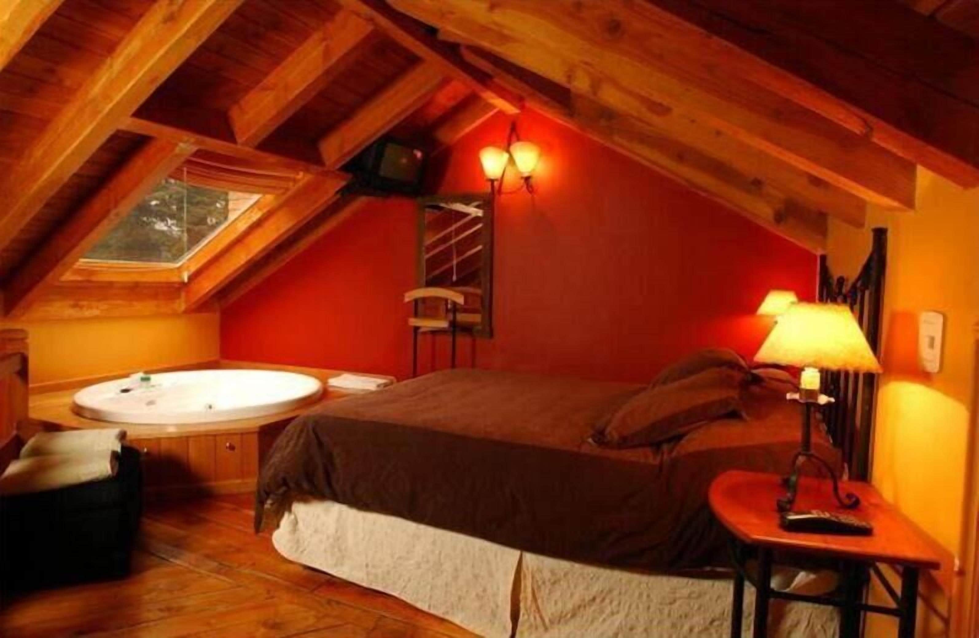 Classic Cabin, Lake View