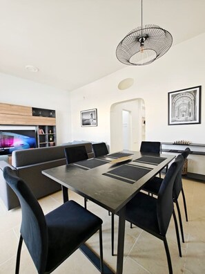 Dining - Harbour lights  2 bedroom apartment (Senglea)