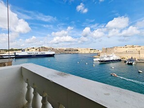 Property grounds - Harbour lights  2 bedroom apartment (Senglea)