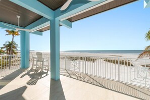 Property grounds - 15% off for stays before mid April-OCEANFRONT-Wide beach & sunset views (Fort Myers Beach)