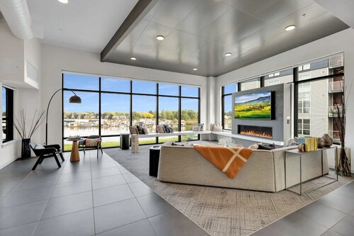 Landing | Spectacular 2BD, Gym