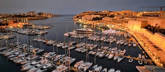Unique Yacht Stay Near Historic Valletta