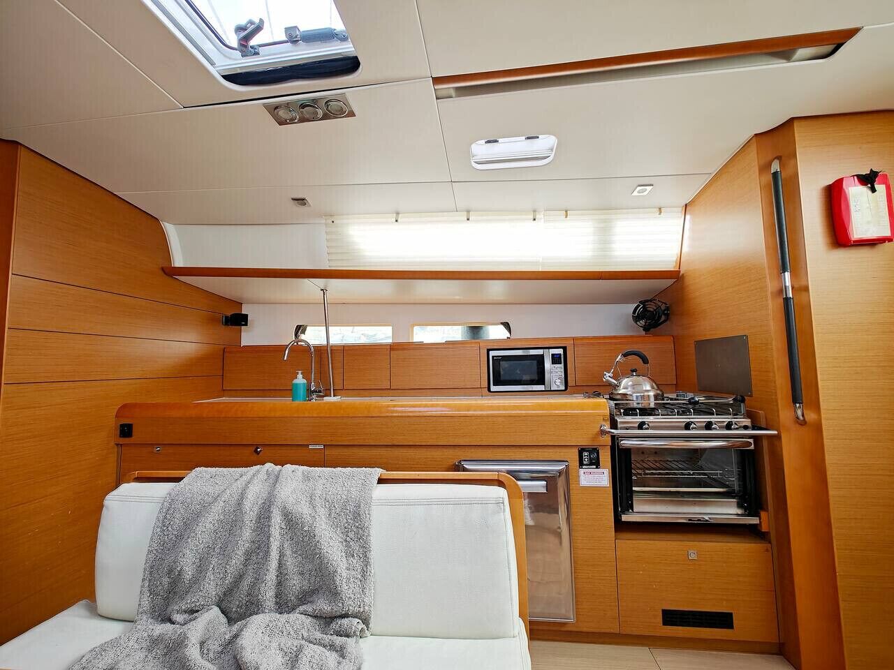 Microwave, oven, stovetop, coffee/tea maker