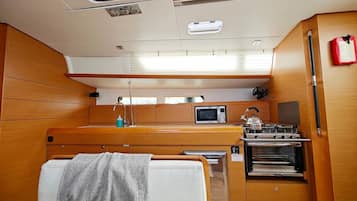 Microwave, oven, stovetop, coffee/tea maker