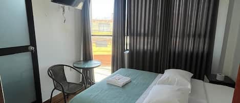 Standard Room | Desk, free WiFi
