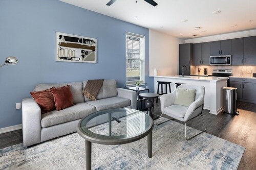 Landing | Spectacular 1BD, Courtyard, Gym