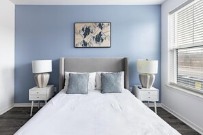 Desk, iron/ironing board, WiFi, bed sheets