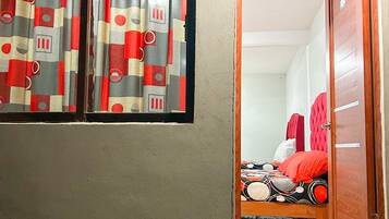 Free WiFi, bed sheets