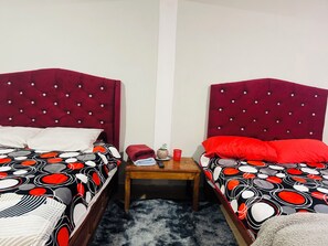 واي فاي مجانًا وملاءات أسرّة