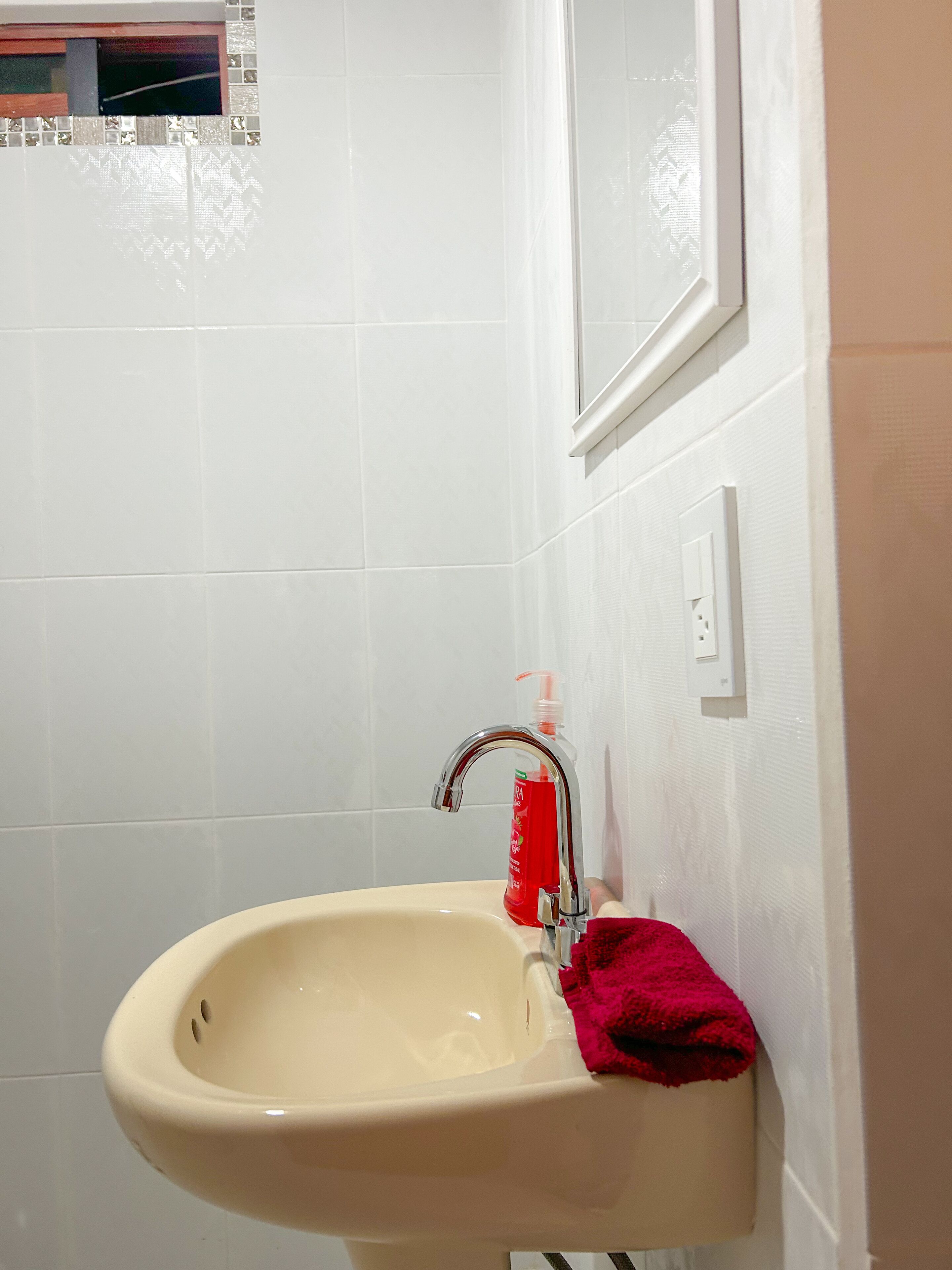 Handdukar, tvål och toalettpapper