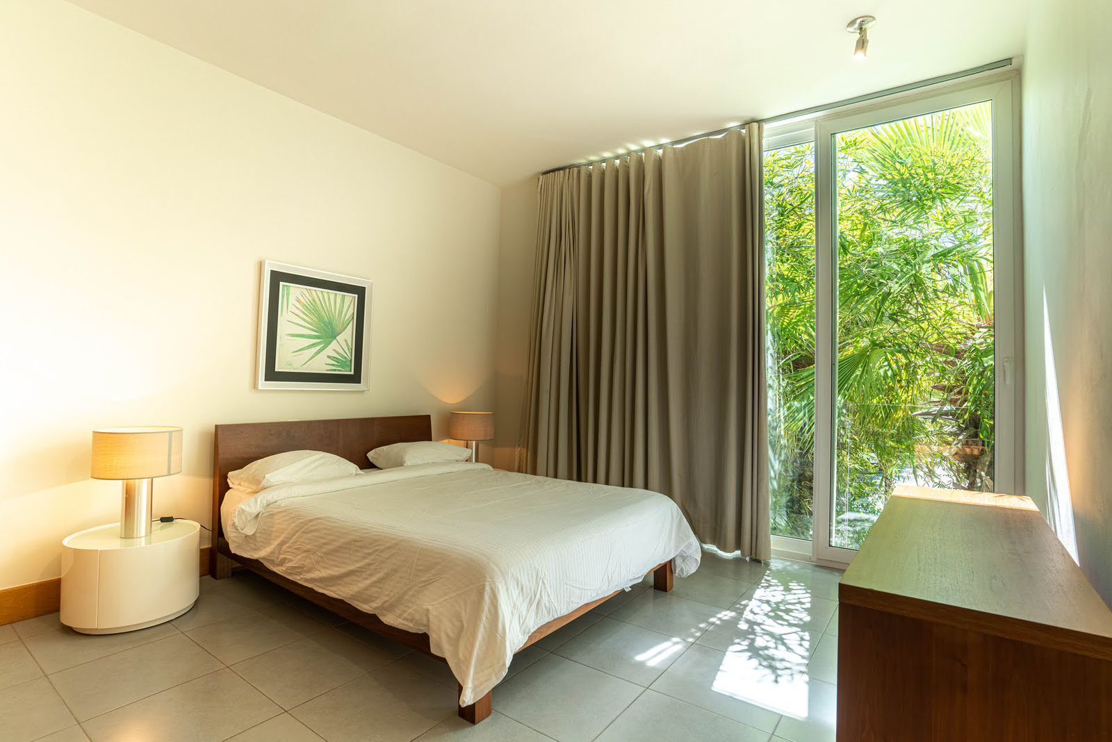 مكواة/لوح كي وواي فاي وملاءات أسرّة