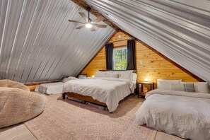 Travel cot, WiFi, bed sheets