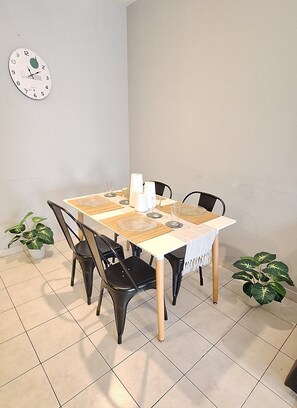Dining - Loft céntrico | Kilómetro 0 | Fast WiFi | Moderno (Montevideo)