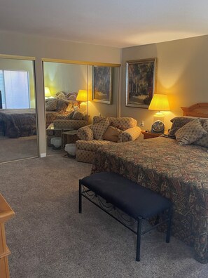 2 bedrooms, free WiFi, bed sheets - Fabulous 2-bedroom condo with AC in sunny Palm Desert (Palm Desert)