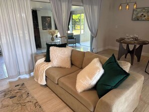 TV, offices - Cape Coral Beach House (Cape Coral)