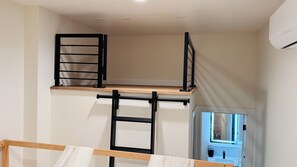 Interior - Delightful Studio apartment with AC in Seattle (Seattle)