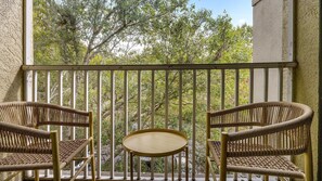 Property grounds - Landing | Stylish 1BD, Gym, Tennis Court (Gainesville)