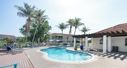 Landing | Modern 1BD, Gym, Tennis Court
