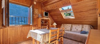Gite Campbieil - Gavarnie-Gèdre: Cozy Mountain Apartment with Panoramic Views