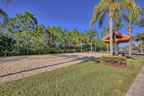 Sports court - Landing | Chic 1BD, Clubhouse, Courtyard (North Port)