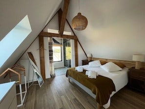 Iron/ironing board, WiFi