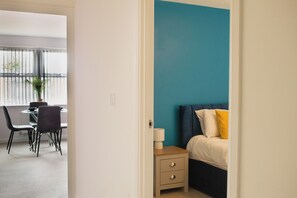 Iron/ironing board, WiFi, bed sheets
