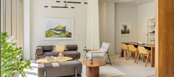 Landing | Chic 3BD, Rooftop Lounge, Gym