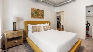 Desk, iron/ironing board, WiFi, bed sheets