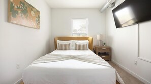 Bureau, fer et planche à repasser, Wi-Fi, draps fournis