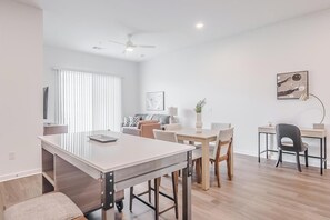 Dining - Landing | Stylish 3BD, Gym (Four Corners)