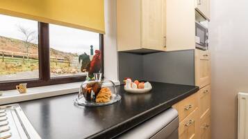 Opvaskemaskine, køkkentøj/tallerkener/redskaber