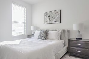 3 bedrooms, desk, iron/ironing board, WiFi - Landing | Spectacular 3BD, Gym (Four Corners)