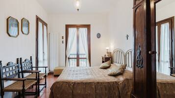 Bügeleisen/Bügelbrett, WLAN, Bettwäsche