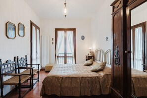 Iron/ironing board, WiFi, bed sheets - Ciciliana: Tranquility and Panoramic Views in Sicily (Valderice)