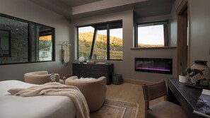 5 bedrooms, iron/ironing board, WiFi, bed sheets - Sleek Design Meets Slopes | Aria Ridge (Steamboat Springs)