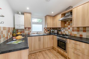 Classic Cabin | Private kitchen - Landal Leycroft Valley (Perranporth)