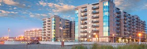 Exterior - Seaside 2 Bedroom condo on the beach! (Seaside)