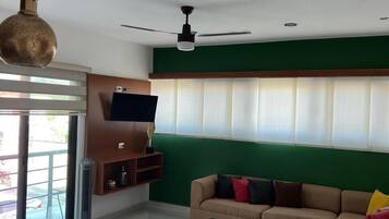 Appartement Confort, 1 chambre, balcon, vue ville | Coin séjour