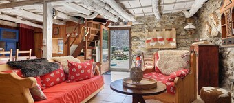 Secret Shepherd’s Hut: A Peaceful Haven in the Heart of Nature