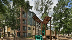 Children’s area - Landing | Stylish 2BD, Yoga Studio, Pool (The Woodlands)