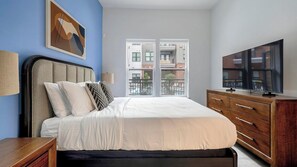 1 habitación, escritorio, tabla de planchar con plancha y wifi 