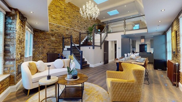 Interior - Stylish Penthouse with City Views and Aircon - Pass the Keys (London)